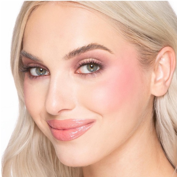 LAST 1! Too Faced Cloud Crush Blurring Blush GOLDEN HOUR π
NEW IN BOX - Picture 3 of 6